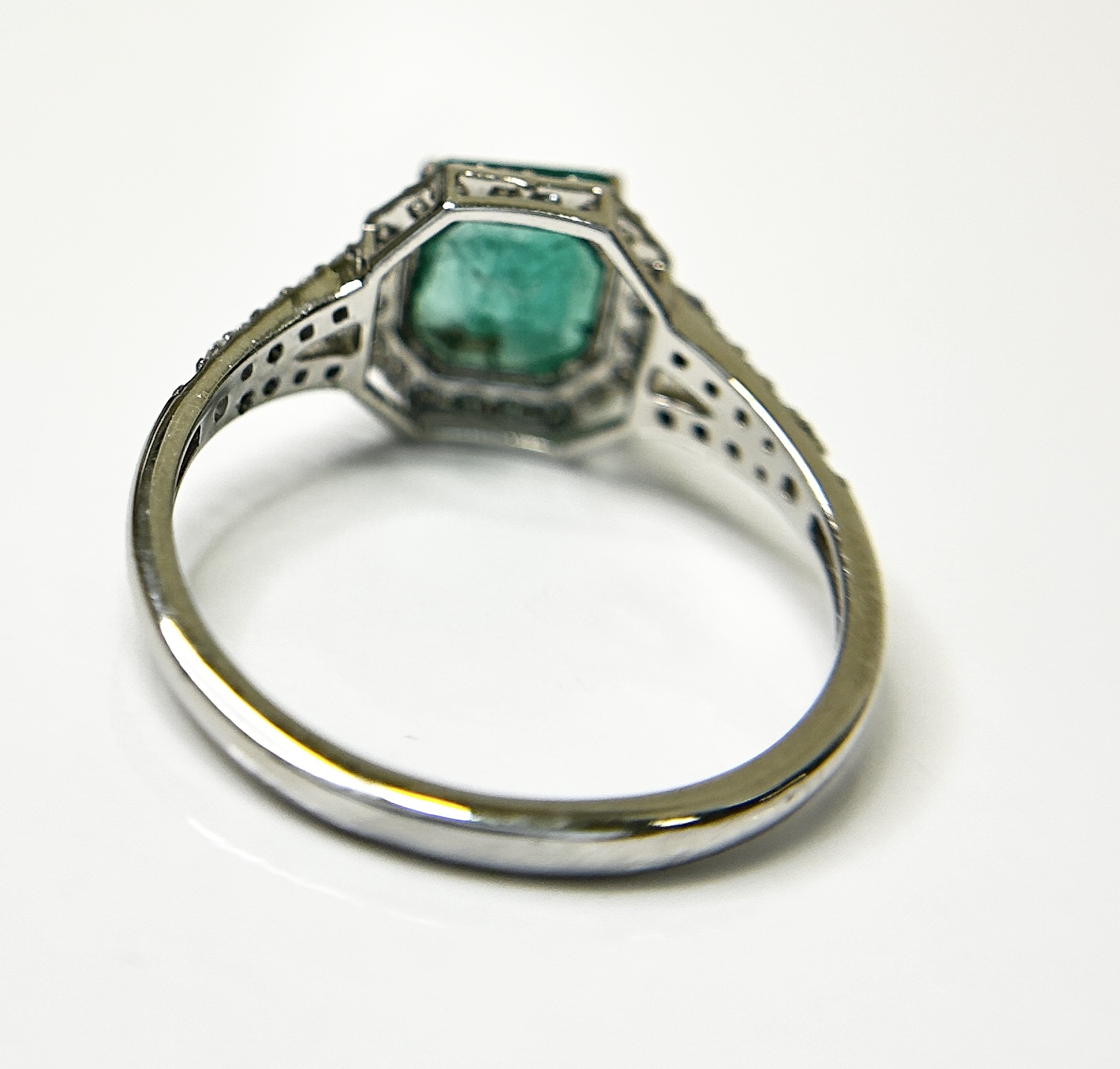 Beautiful 1.64 CT Natural Emerald Ring With Natural Diamonds & Platinum 950 - Image 5 of 10