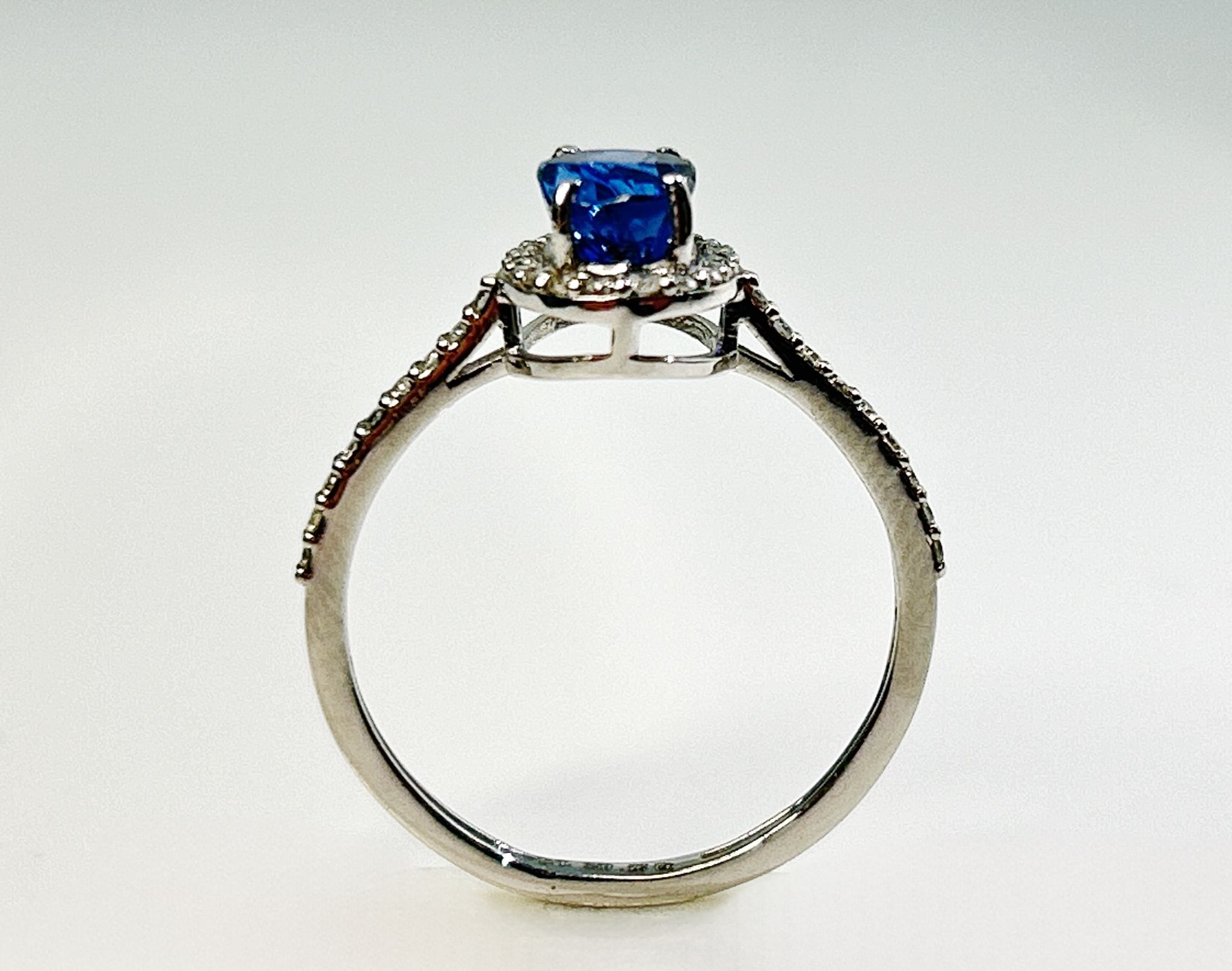 Beautiful 2.19 CT Unheated Burma Blue Sapphire Diamonds & Platinum - Image 4 of 5