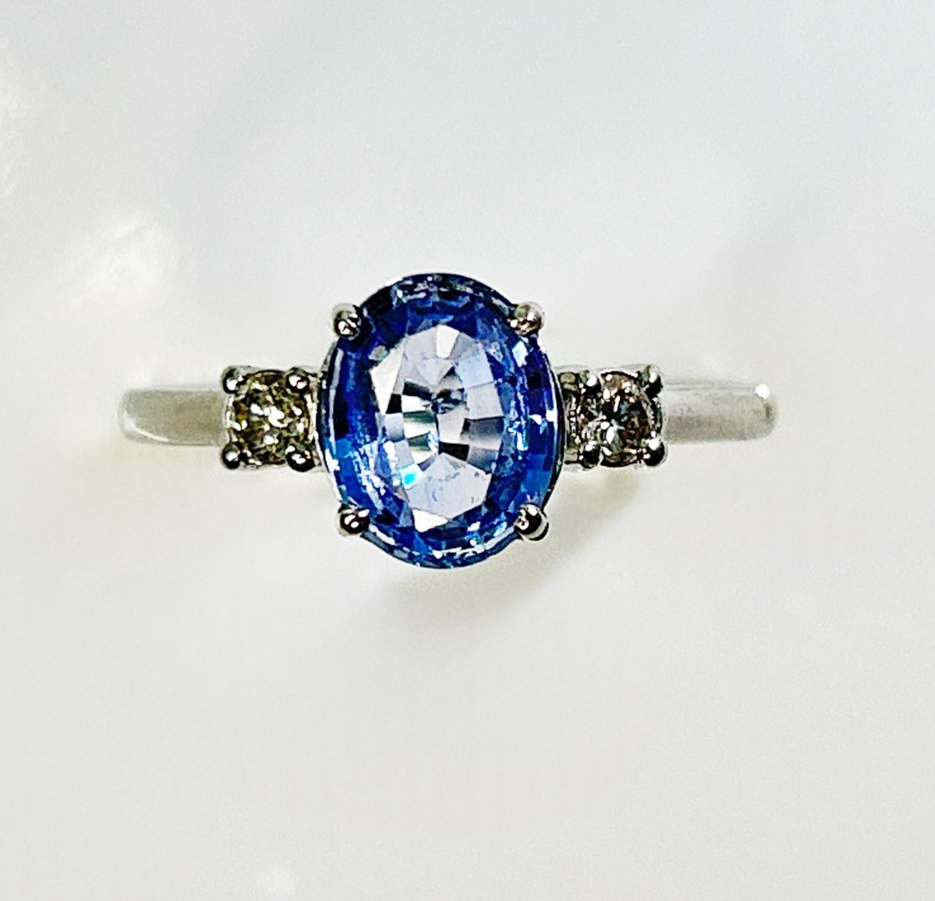 Beautiful 1.75 Ct Unheated Ceylon Cornflour Blue Sapphire Diamonds & Platinum - Image 2 of 6