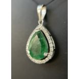 Beautiful Natural Emerald 4.16CT With Natural Diamonds & 18k Gold