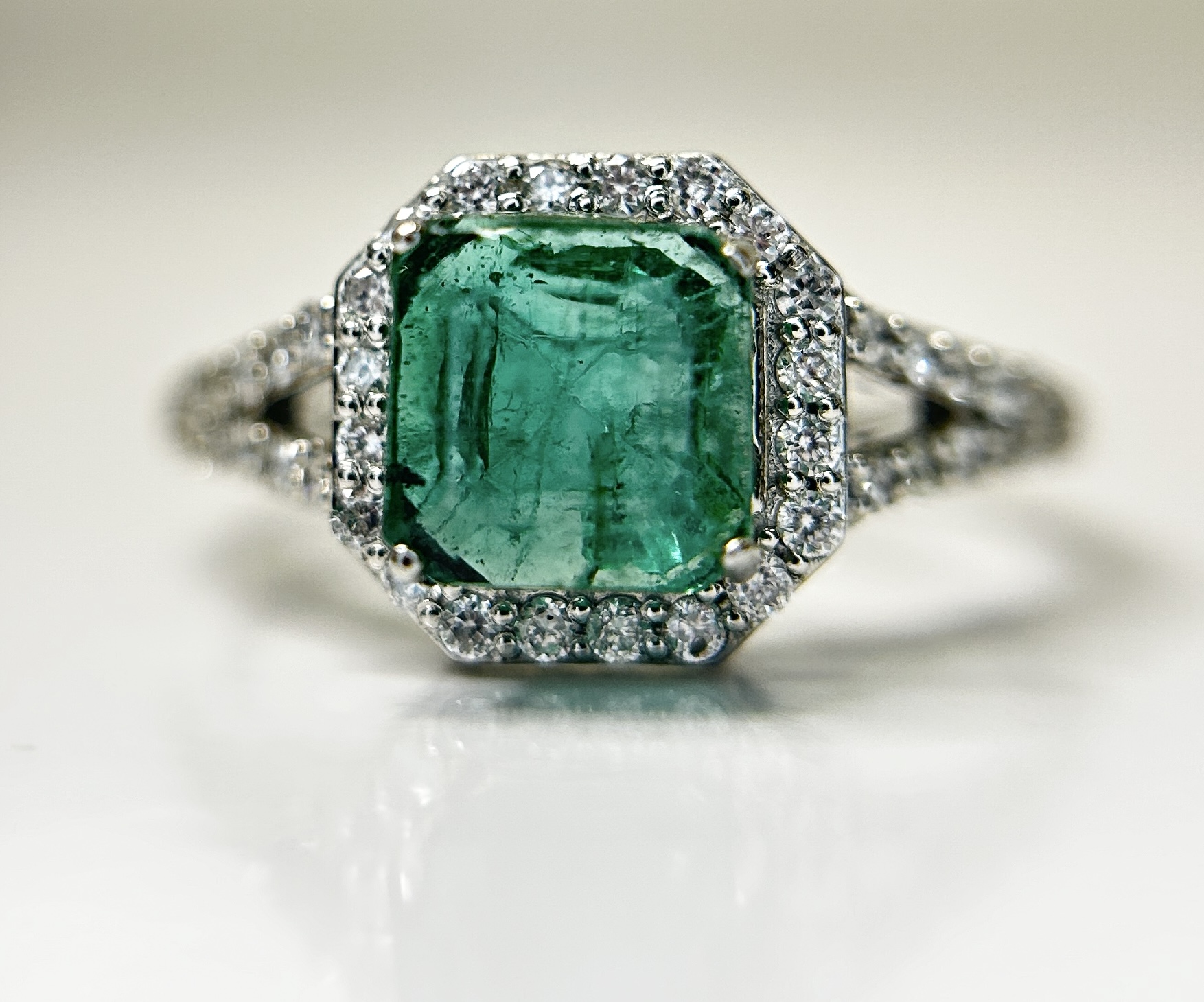 Beautiful 1.64 CT Natural Emerald Ring With Natural Diamonds & Platinum 950