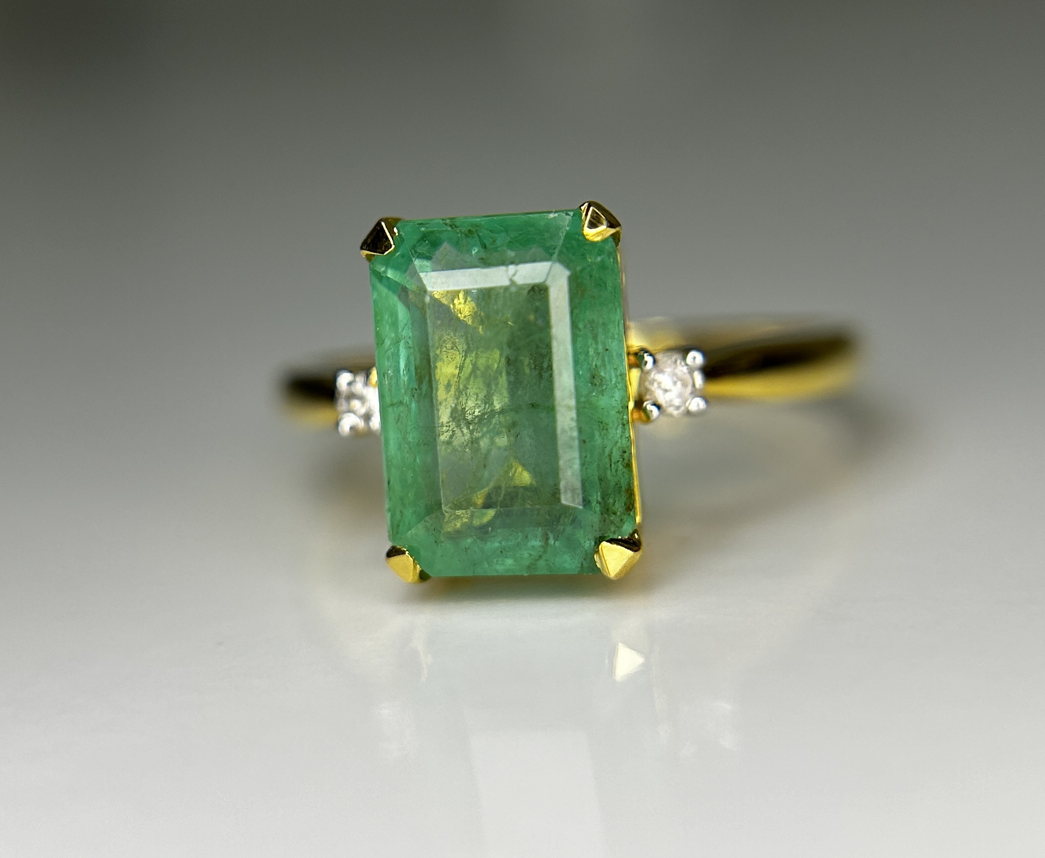 Beautiful Natural Emerald 3.51 CT With Natural Diamonds & 18k Gold - Bild 9 aus 11