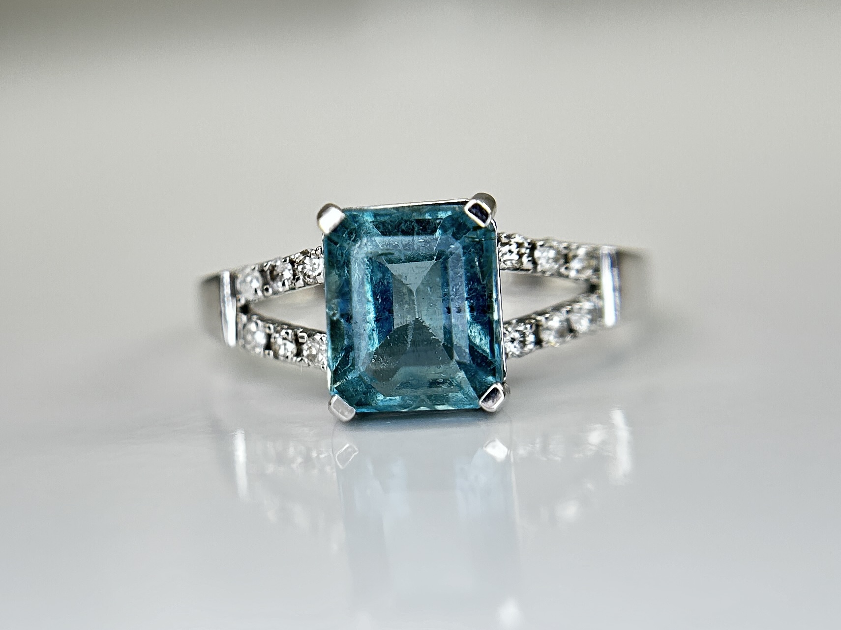 Beautiful Natural Rare Blue Emerald 2.39 CT With Natural Diamonds & 18k Gold