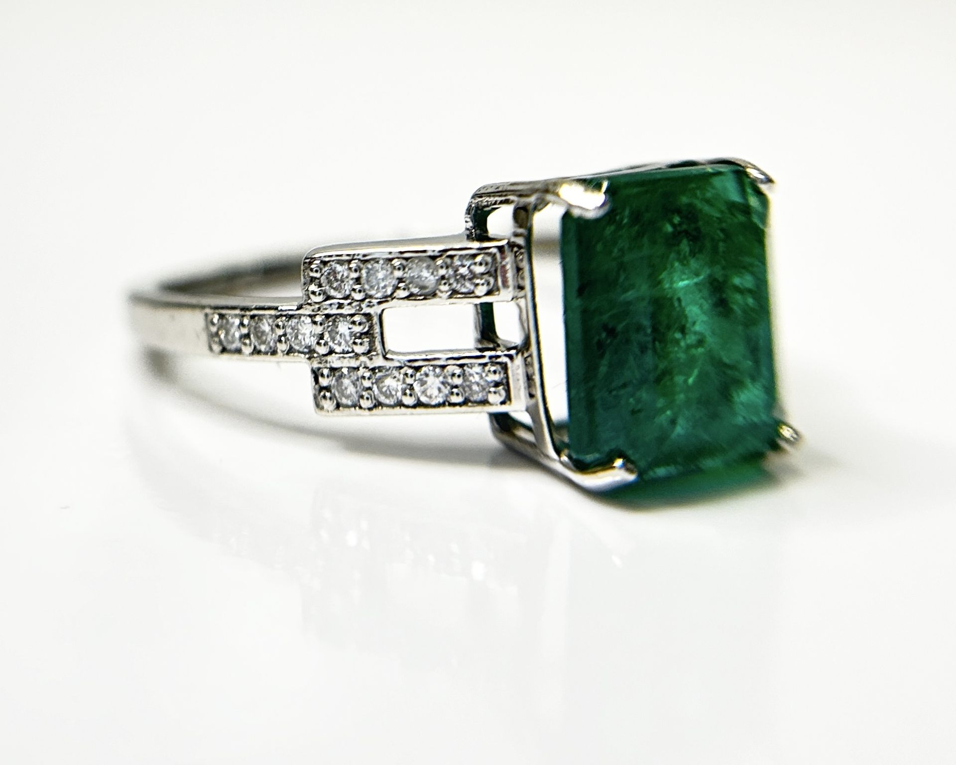 Beautiful Natural 2.64 CT Emerald Ring With Natural Diamonds & Platinum 950 - Image 7 of 9