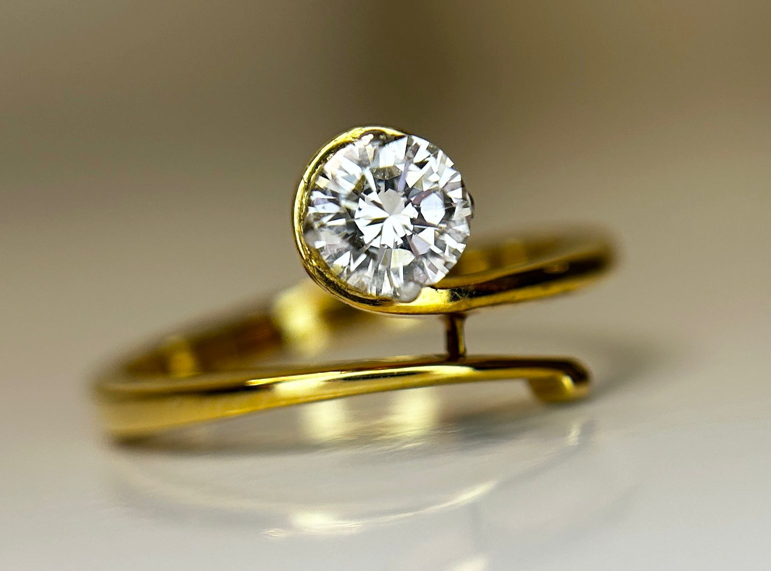 Beautiful Natural 0.30 CT VVS Diamond Ring With 18k Gold - Image 2 of 6