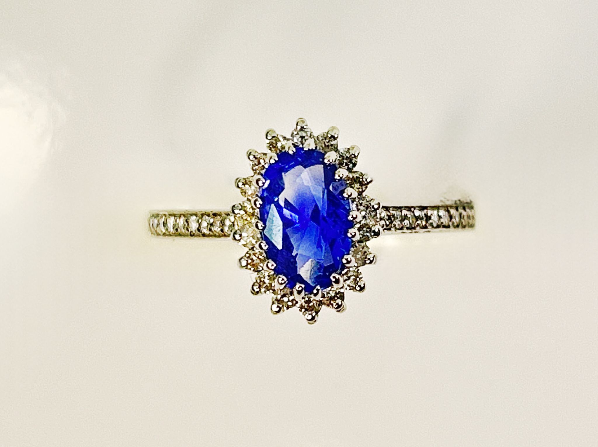 Beautiful 2.24 CT Unheated Burma Blue Sapphire Diamonds & Platinum - Image 2 of 6