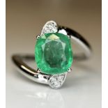 Beautiful Natural Emerald 2.19 Ct With Natural Diamonds & 18k Gold