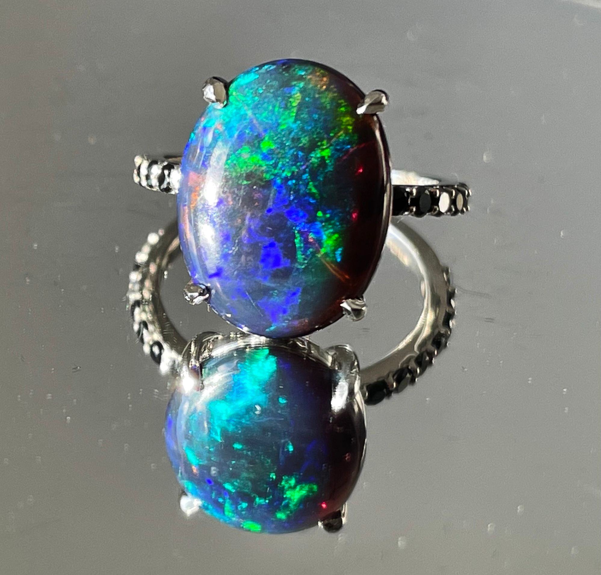 Beautiful 5.22 CT Natural Black Opal Ring With Natural Black Diamond & 18k Gold - Image 3 of 9
