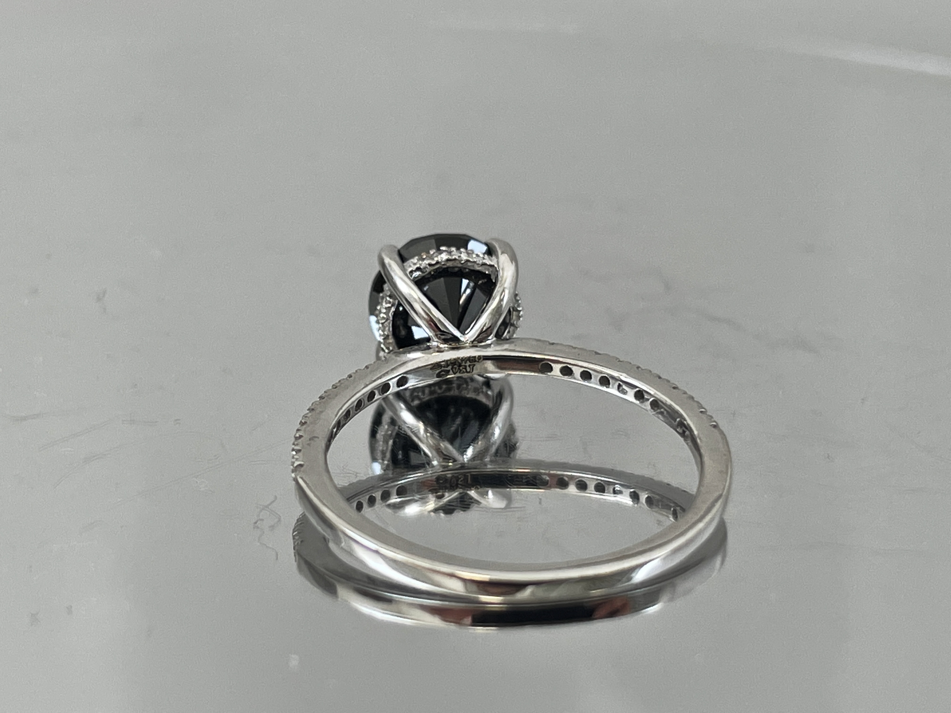 Beautiful Natural 2.78 CT Black Diamond Ring With Natural Diamonds & 18k Gold - Image 5 of 6