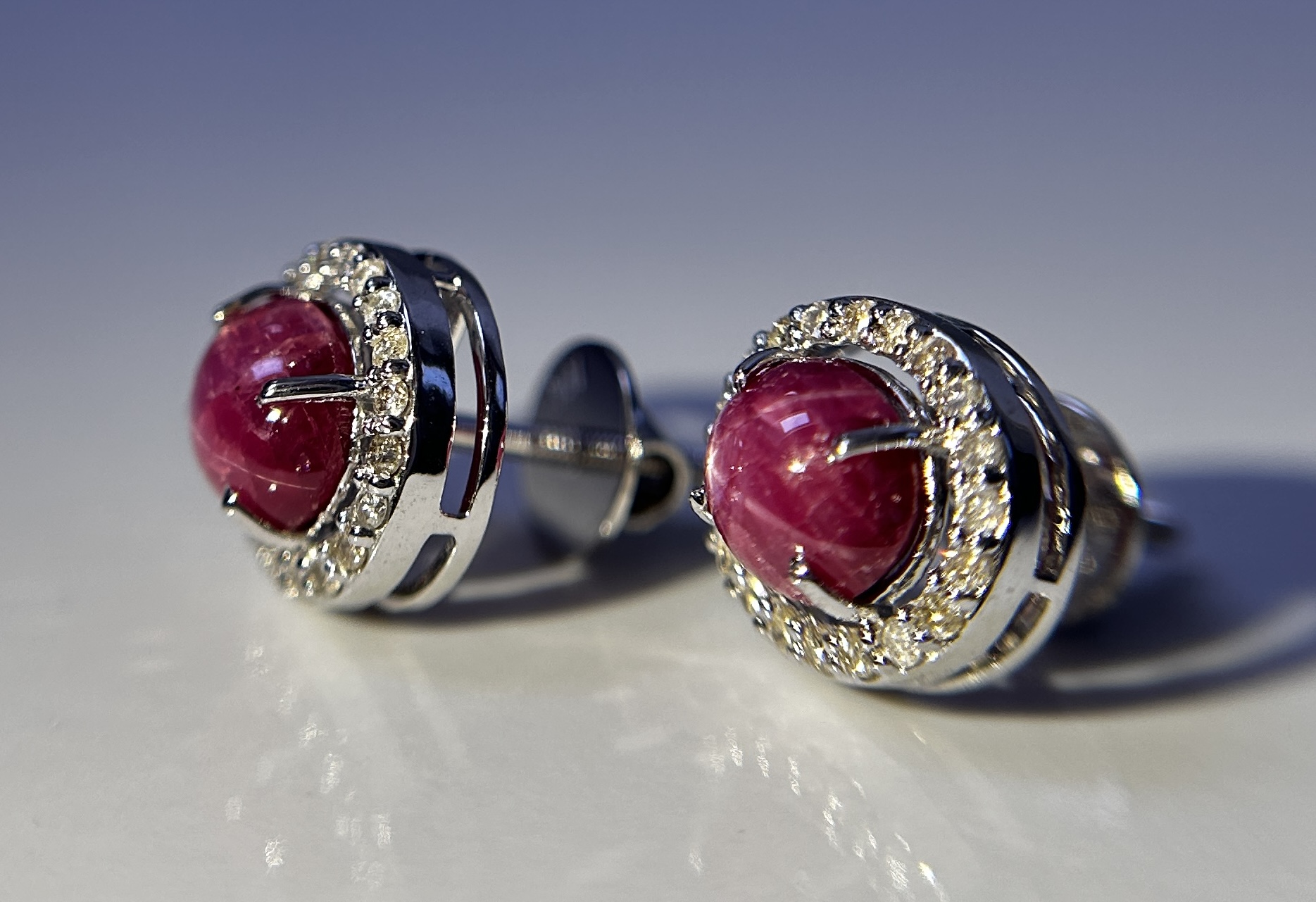 Beautiful Natural Star Ruby Earrings 3.21CT With Natural Diamonds & 18k Gold - Image 3 of 12