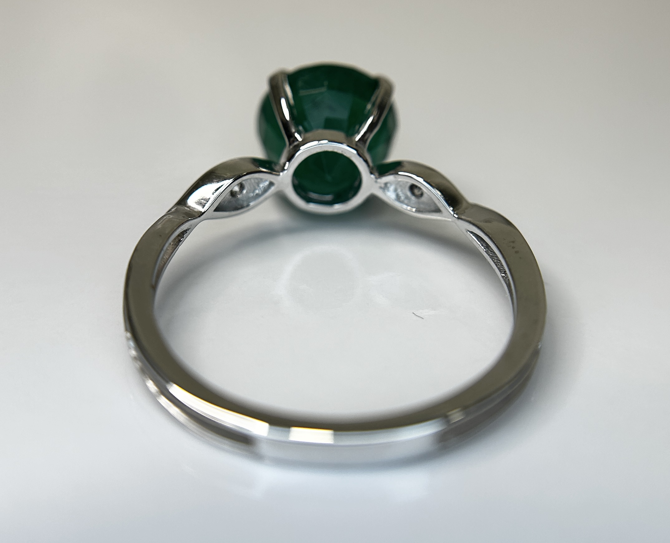 Beautiful 2.74 CT Natural Emerald Ring With Natural Diamonds & Platinum 950 - Image 6 of 11