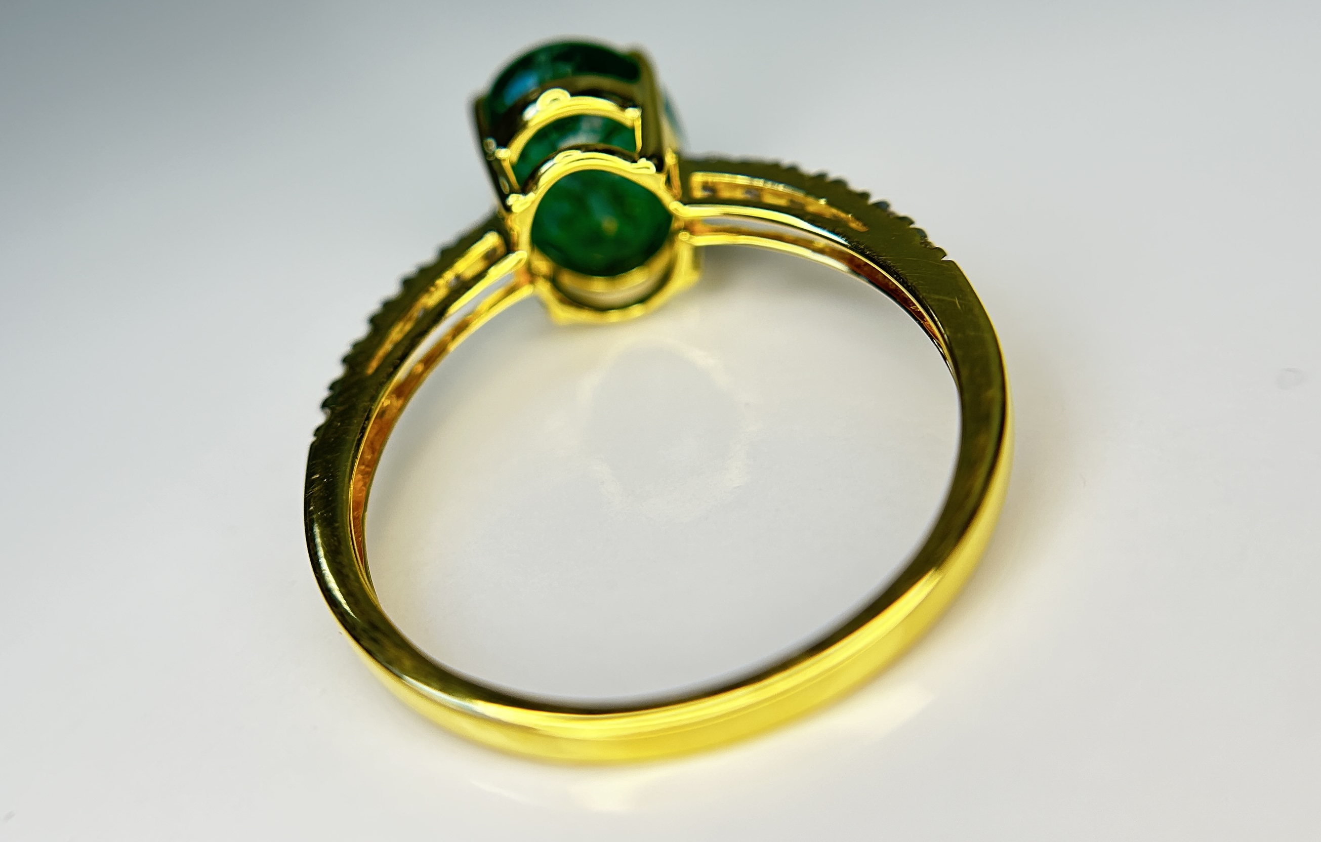 Beautiful Natural Emerald 2.02 CT With Natural Diamonds & 18k Gold - Image 4 of 8