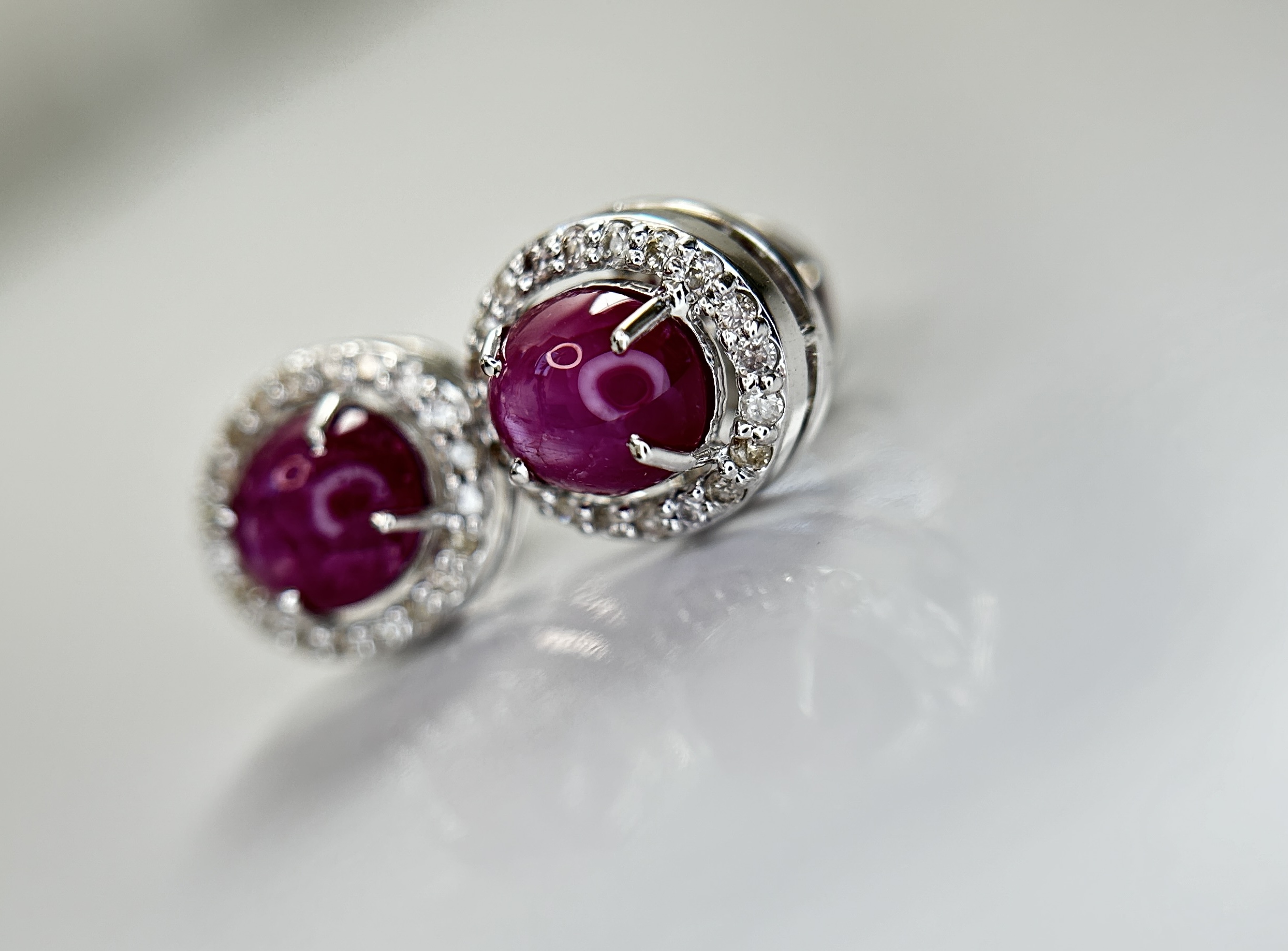 Beautiful Natural Star Ruby Earrings 3.21CT With Natural Diamonds & 18k Gold - Image 11 of 12