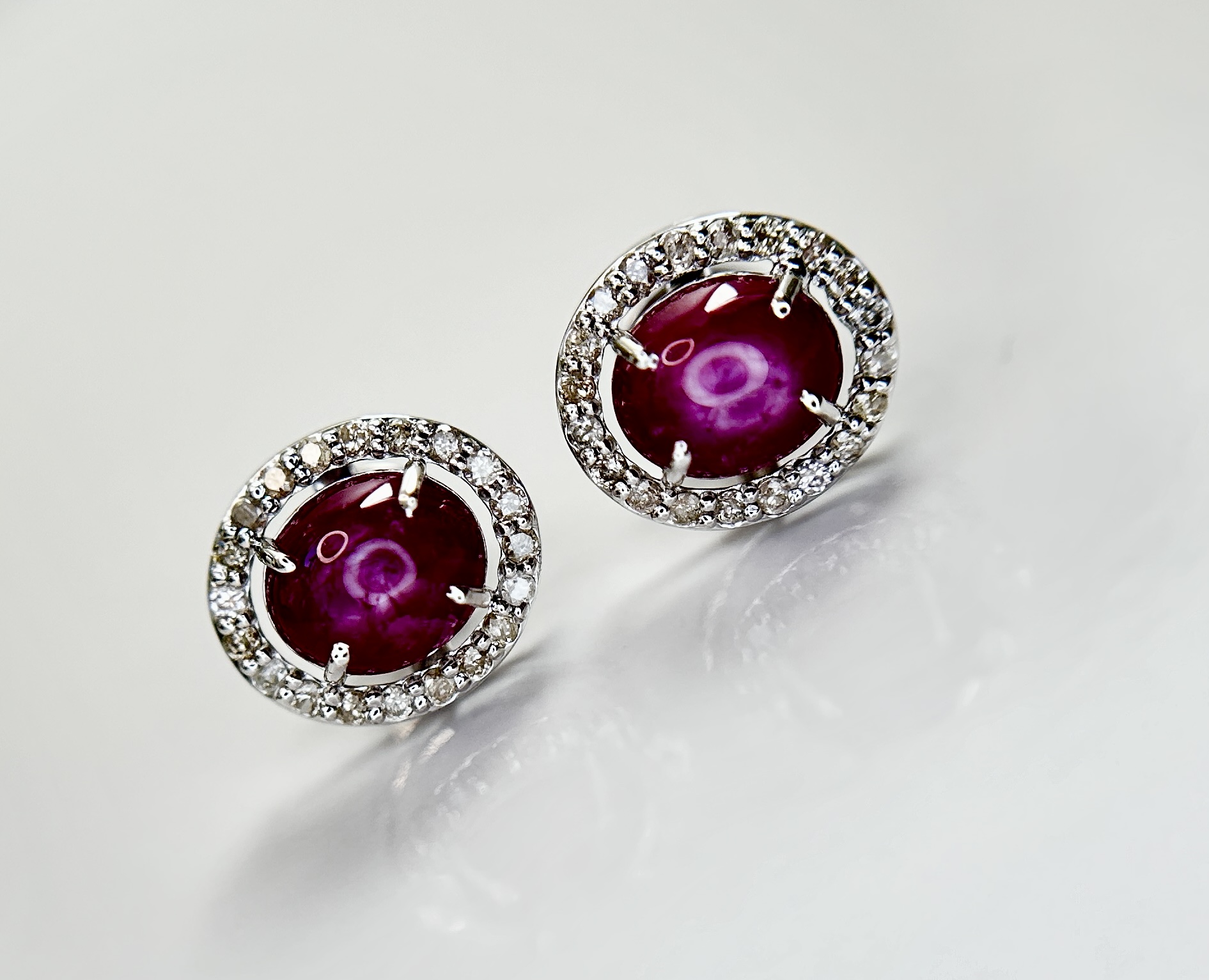 Beautiful Natural Star Ruby Earrings 3.21CT With Natural Diamonds & 18k Gold - Image 10 of 12
