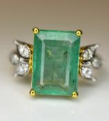 Beautiful Natural Emerald 4.32 CT With Natural Diamonds & 18k Gold