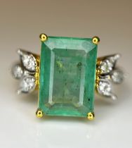 Beautiful Natural Emerald 4.32 CT With Natural Diamonds & 18k Gold