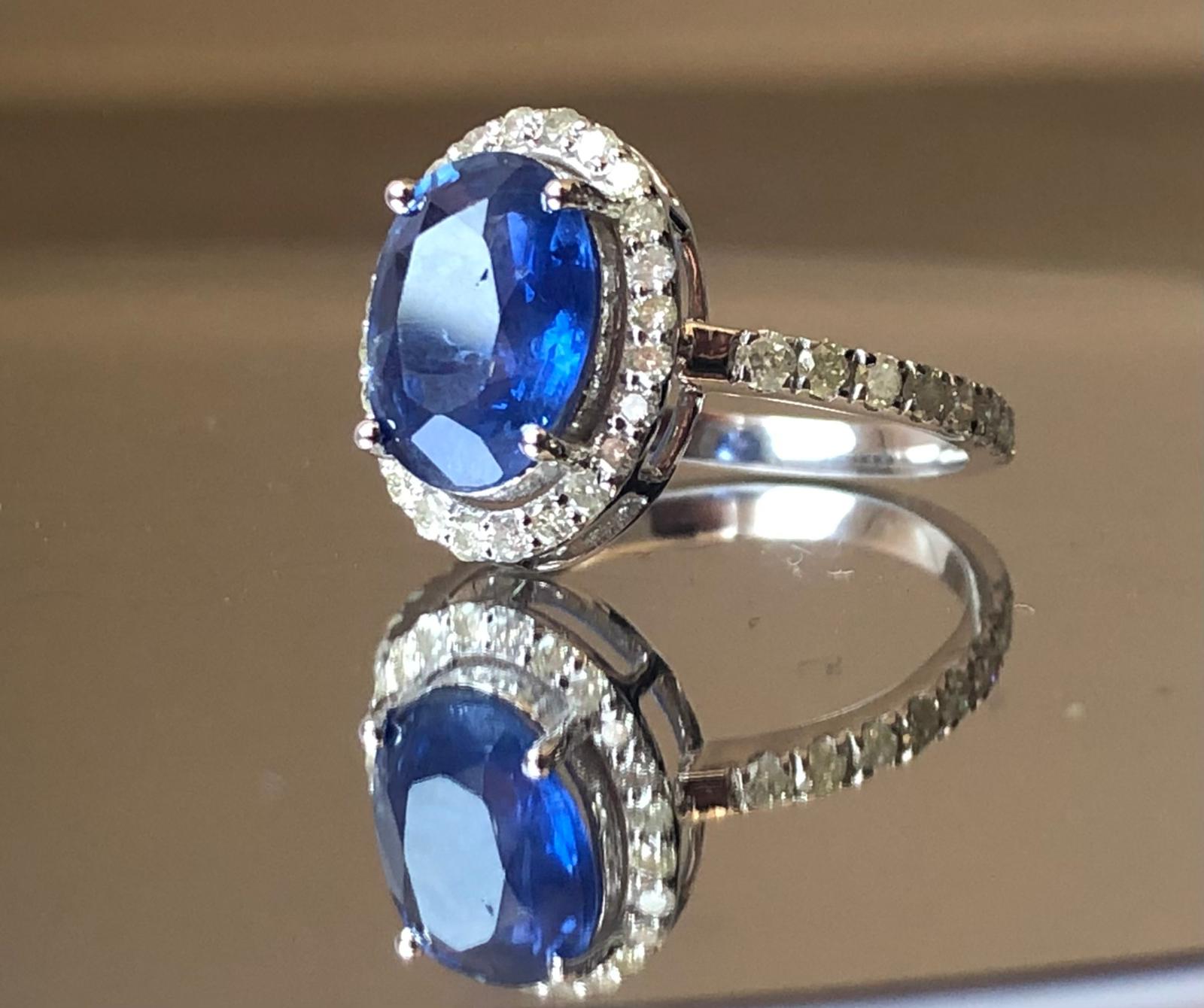 Beautiful Natural Ceylon Royal Blue Sapphire W Natural Diamonds & 18kGold - Image 8 of 9