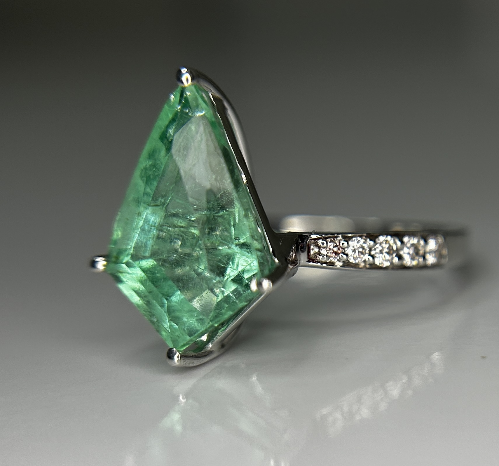 Beautiful Natural Columbian Emerald 3.63 CT With Natural Diamonds & 14k Gold - Bild 10 aus 13