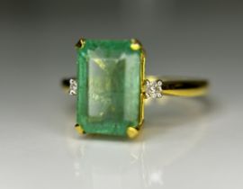 Beautiful Natural Emerald 3.51 CT With Natural Diamonds & 18k Gold