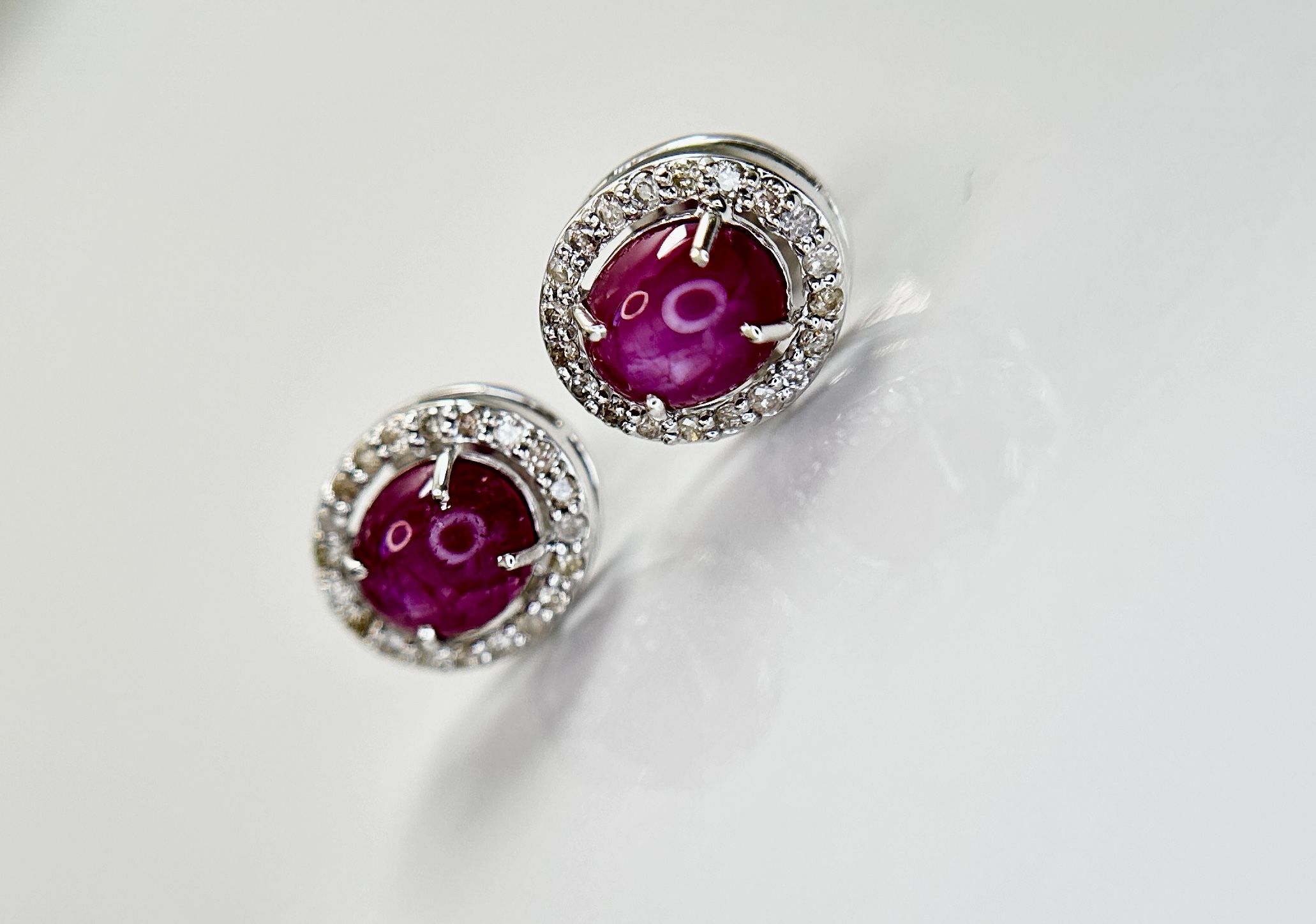 Beautiful Natural Star Ruby Earrings 3.21CT With Natural Diamonds & 18k Gold - Image 7 of 12