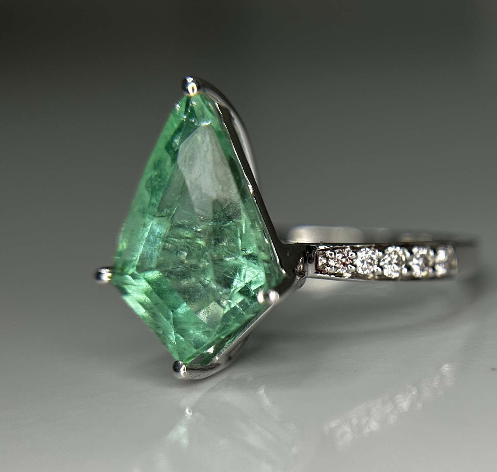 Beautiful Natural Columbian Emerald 3.63 CT With Natural Diamonds & 14k Gold - Bild 11 aus 13