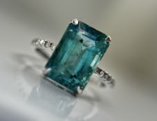 Beautiful Natural Emerald 4.26 CT With Natural Diamonds & 18k Gold