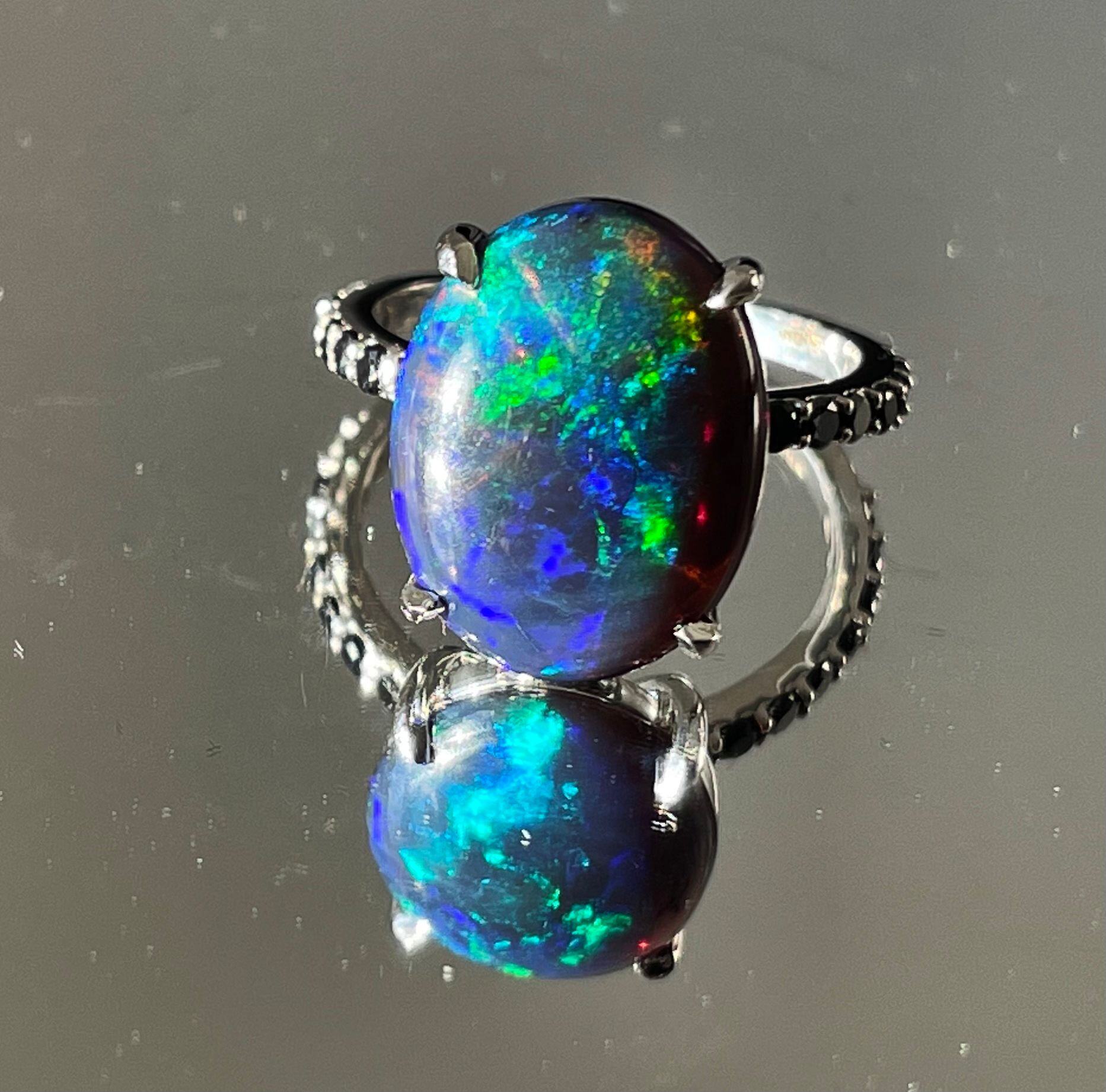Beautiful 5.22 CT Natural Black Opal Ring With Natural Black Diamond & 18k Gold - Image 6 of 9