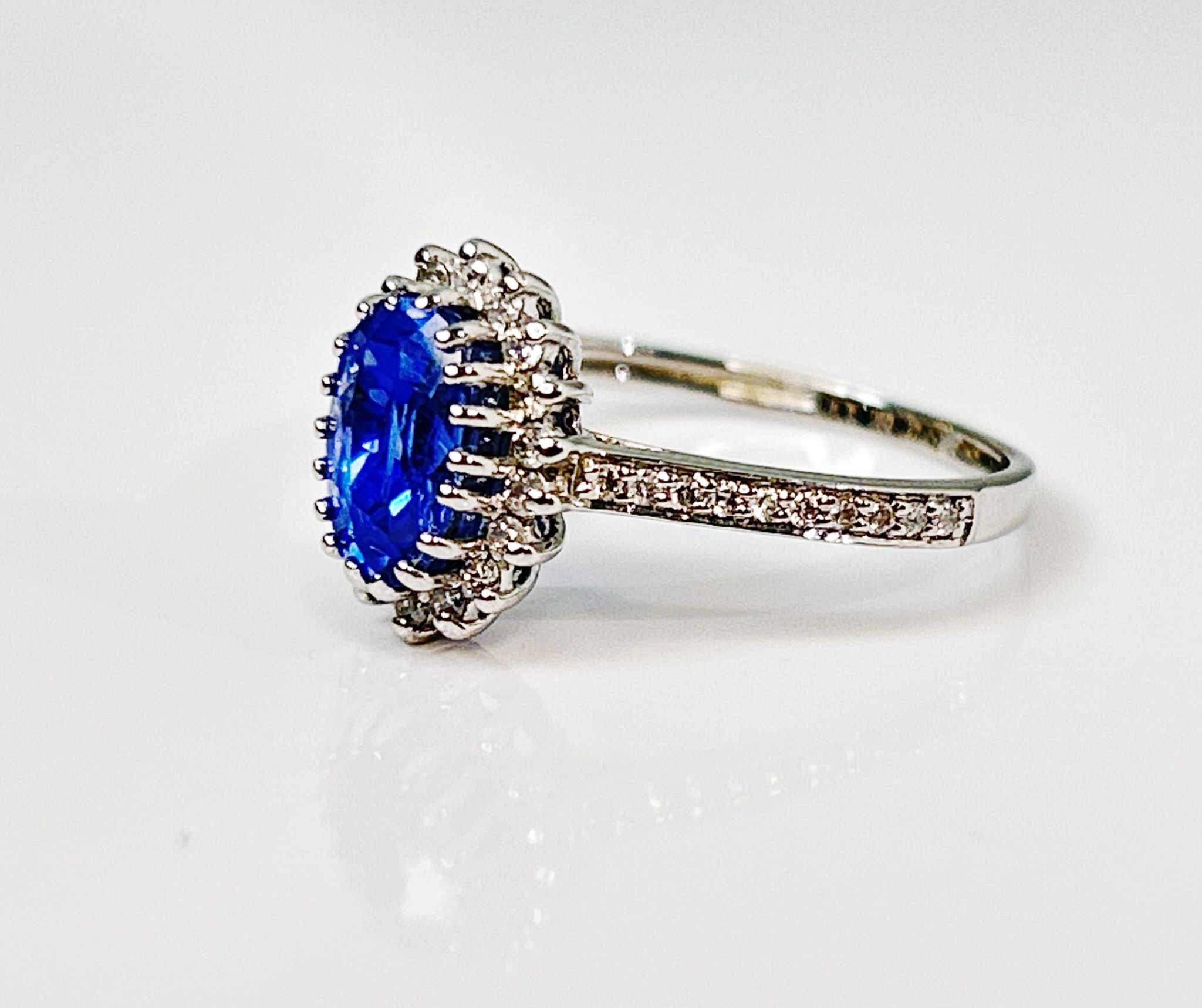 Beautiful 2.24 CT Unheated Burma Blue Sapphire Diamonds & Platinum - Image 3 of 6