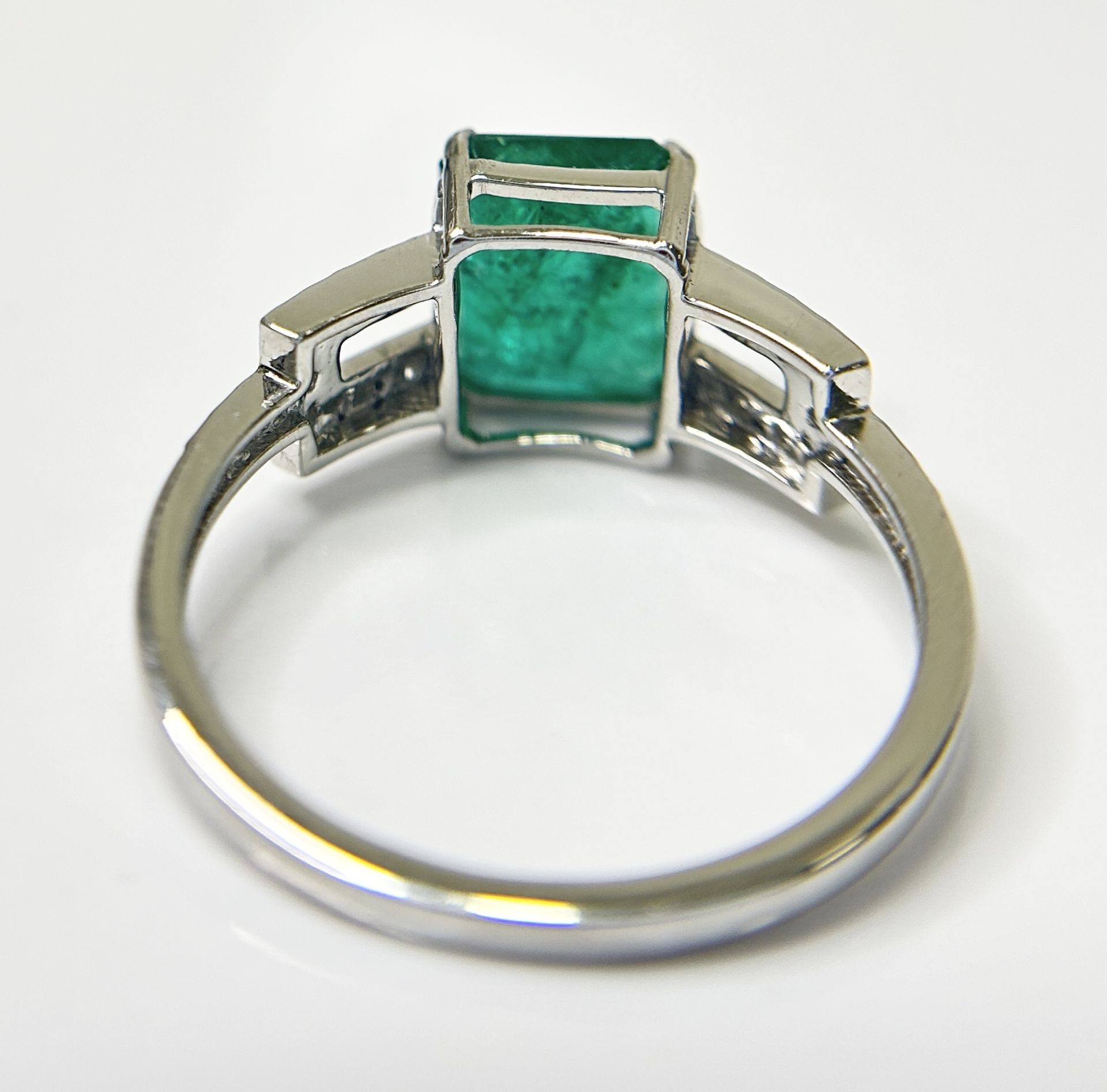 Beautiful Natural 2.64 CT Emerald Ring With Natural Diamonds & Platinum 950 - Image 6 of 9