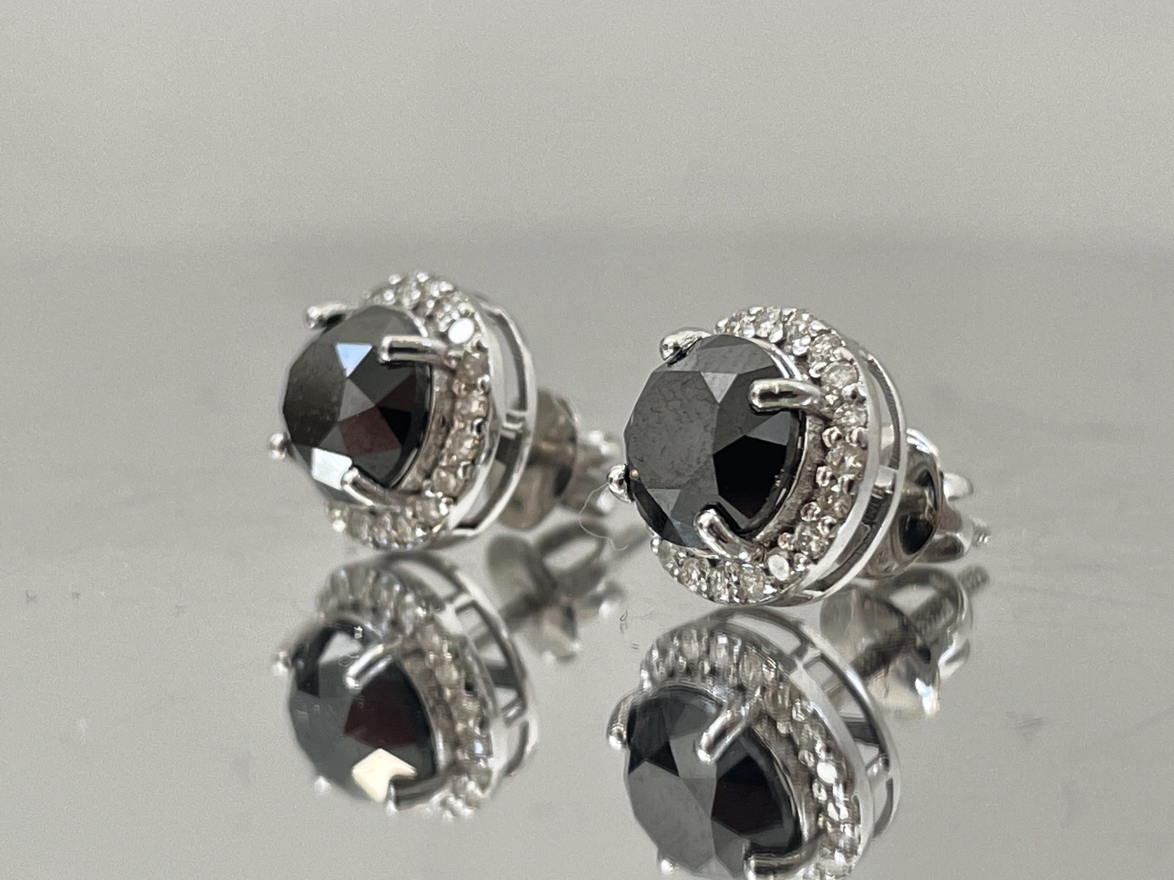 Beautiful Natural 3.84 CT Black Diamond Earrings Natural Diamonds & 18k Gold - Image 2 of 8