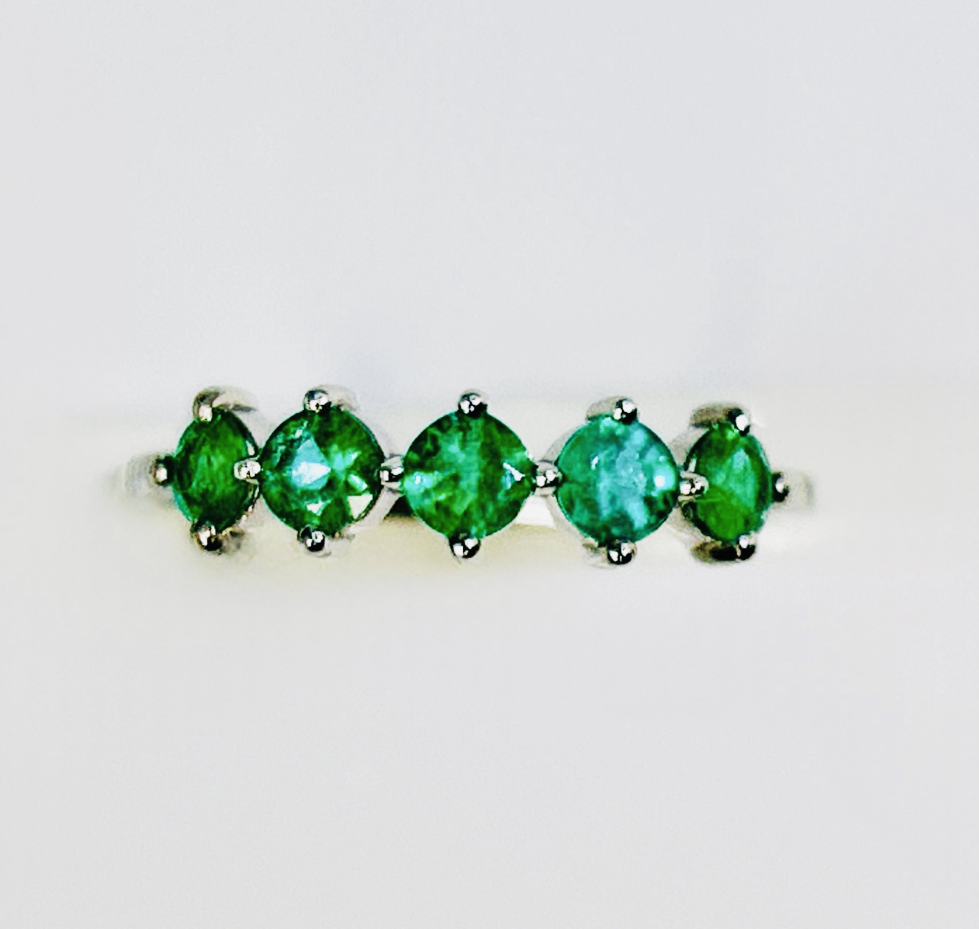Beautiful Natural Emerald Ring & Platinum 950 - Image 2 of 5