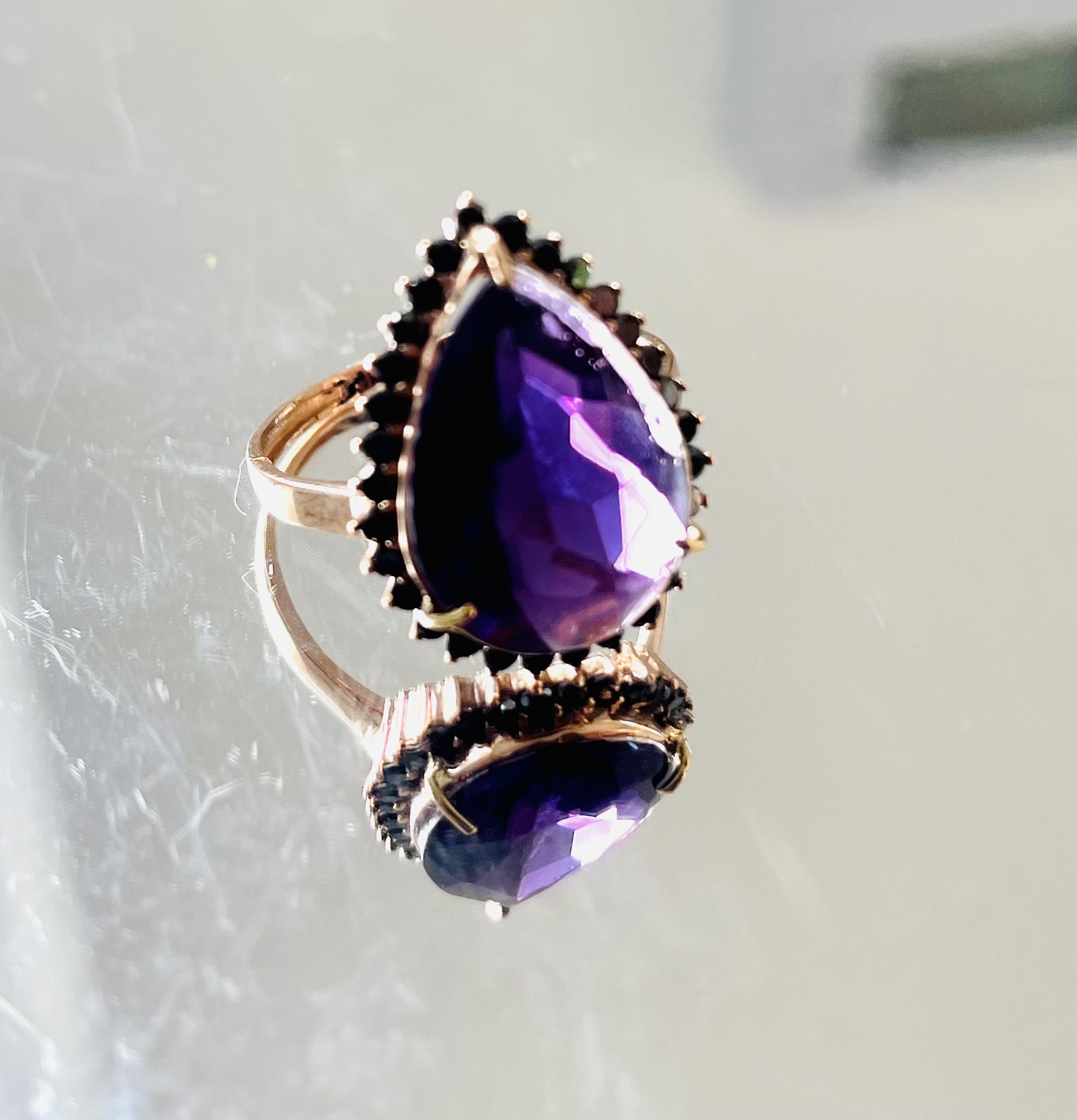 Beautiful Natural Amethyst 4.38ct With Natural Black Diamond & 18k White Gold - Image 2 of 8