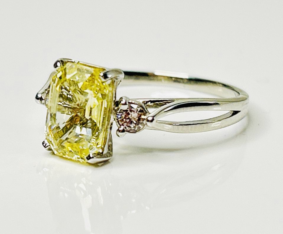 Beautiful Unheated Untreated Natural Ceylon yellow Sapphire Diamonds & Platinum - Image 4 of 7