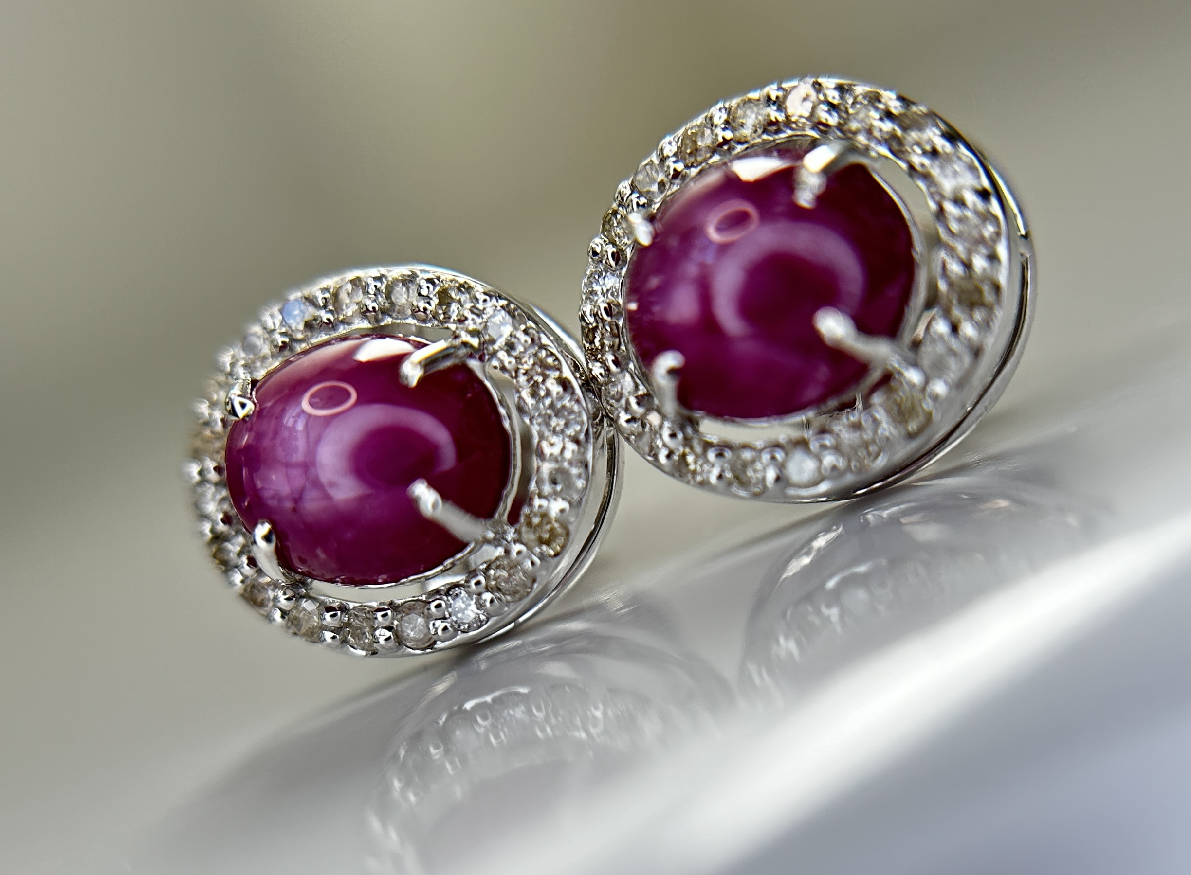 Beautiful Natural Star Ruby Earrings 3.21CT With Natural Diamonds & 18k Gold - Image 4 of 12