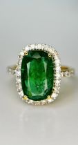 Beautiful Natural Emerald 3.90 CT With Natural Diamonds & 18k Gold