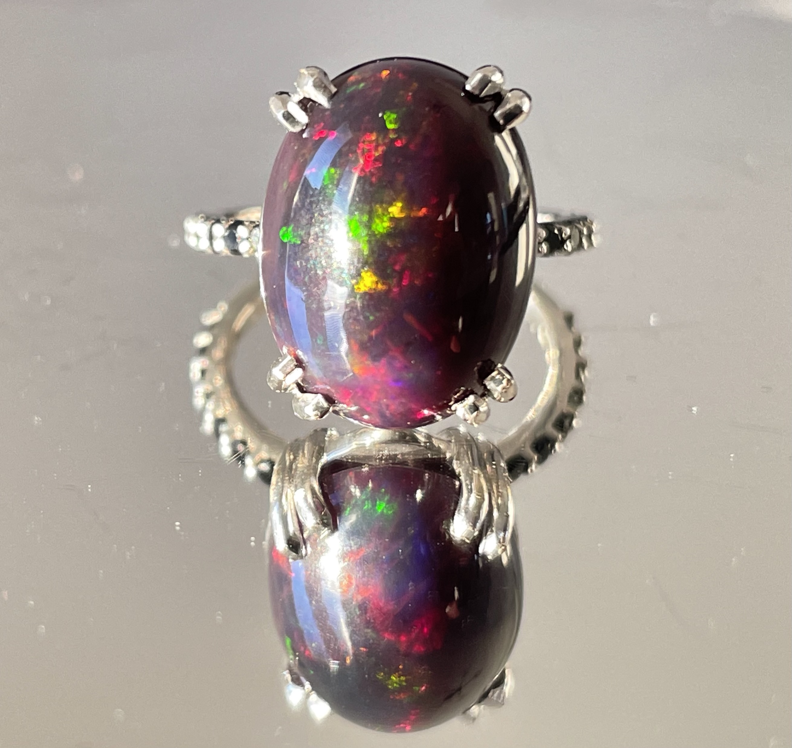 Beautiful 7.66CT Natural Black Opal Ring With Natural Black Diamond & 18k Gold - Image 7 of 9