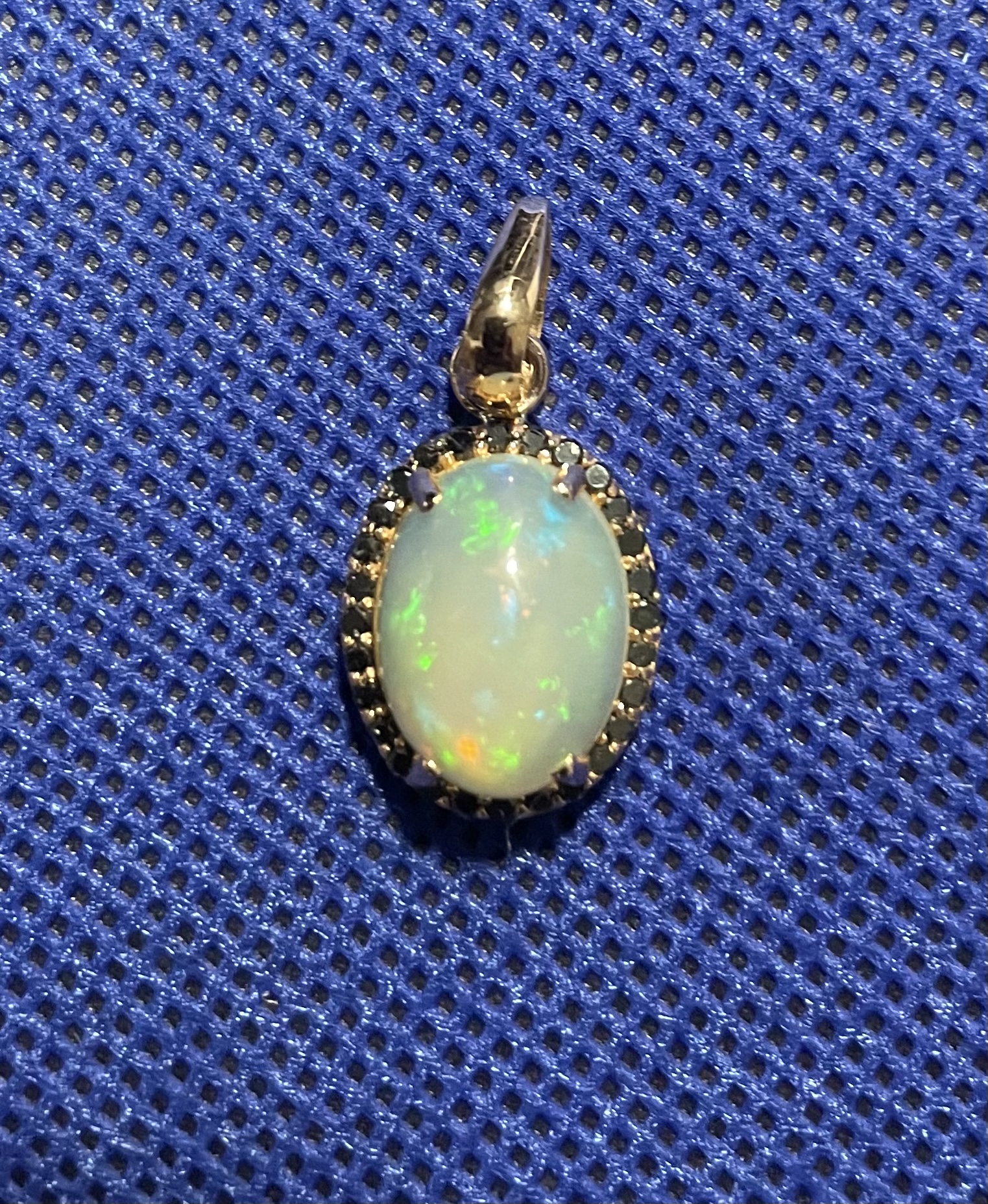 Beautiful Natural 3.60 Opal Pendant Black Diamonds & 18k Rose Gold - Image 2 of 6