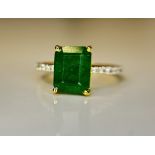 Beautiful Natural Emerald 2.96 CT With Natural Diamonds & 18k Gold