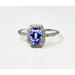 Beautiful 1.75 CT Unheated Ceylon Cornflour Blue Sapphire Diamonds & 18k Gold