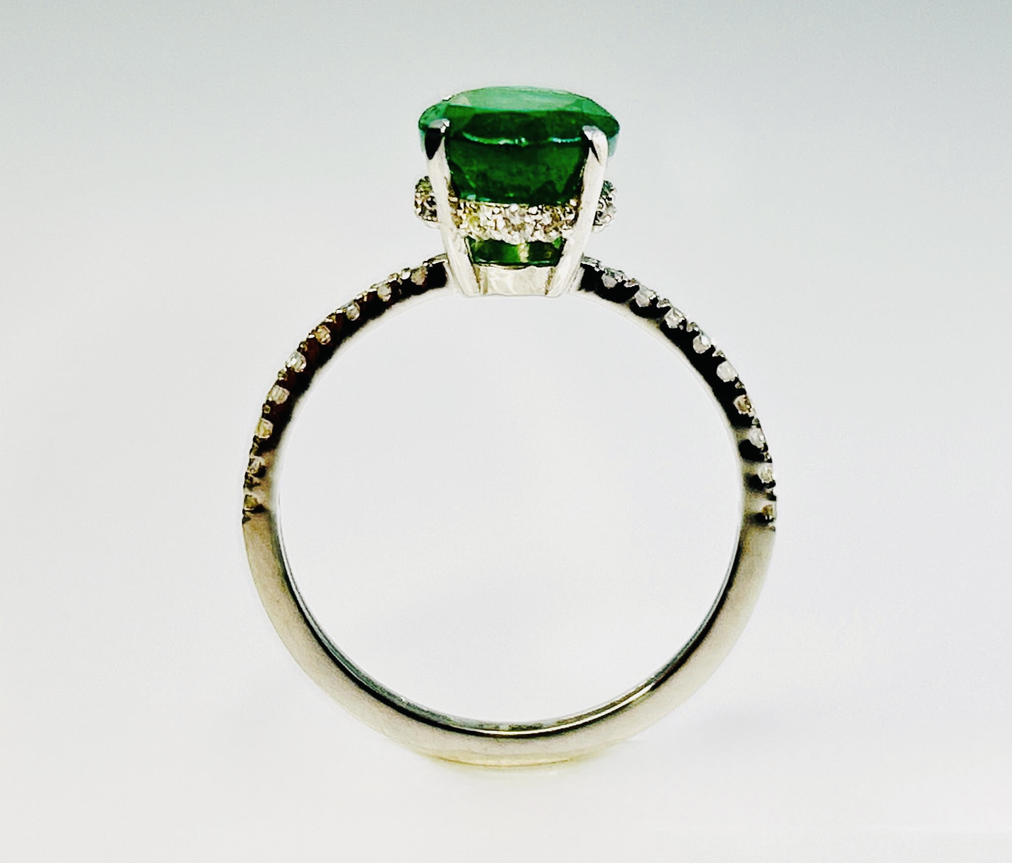 Beautiful 2.60 CT Natural Emerald Ring With Natural Diamonds & Platinum 950 - Image 5 of 6