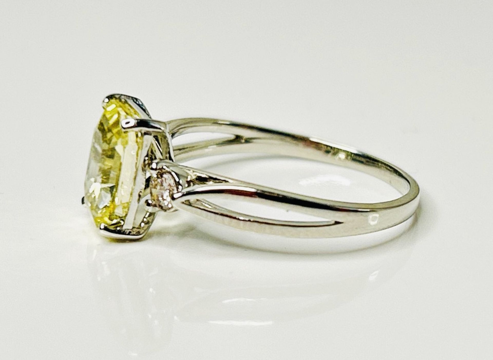 Beautiful Unheated Untreated Natural Ceylon yellow Sapphire Diamonds & Platinum - Image 5 of 7