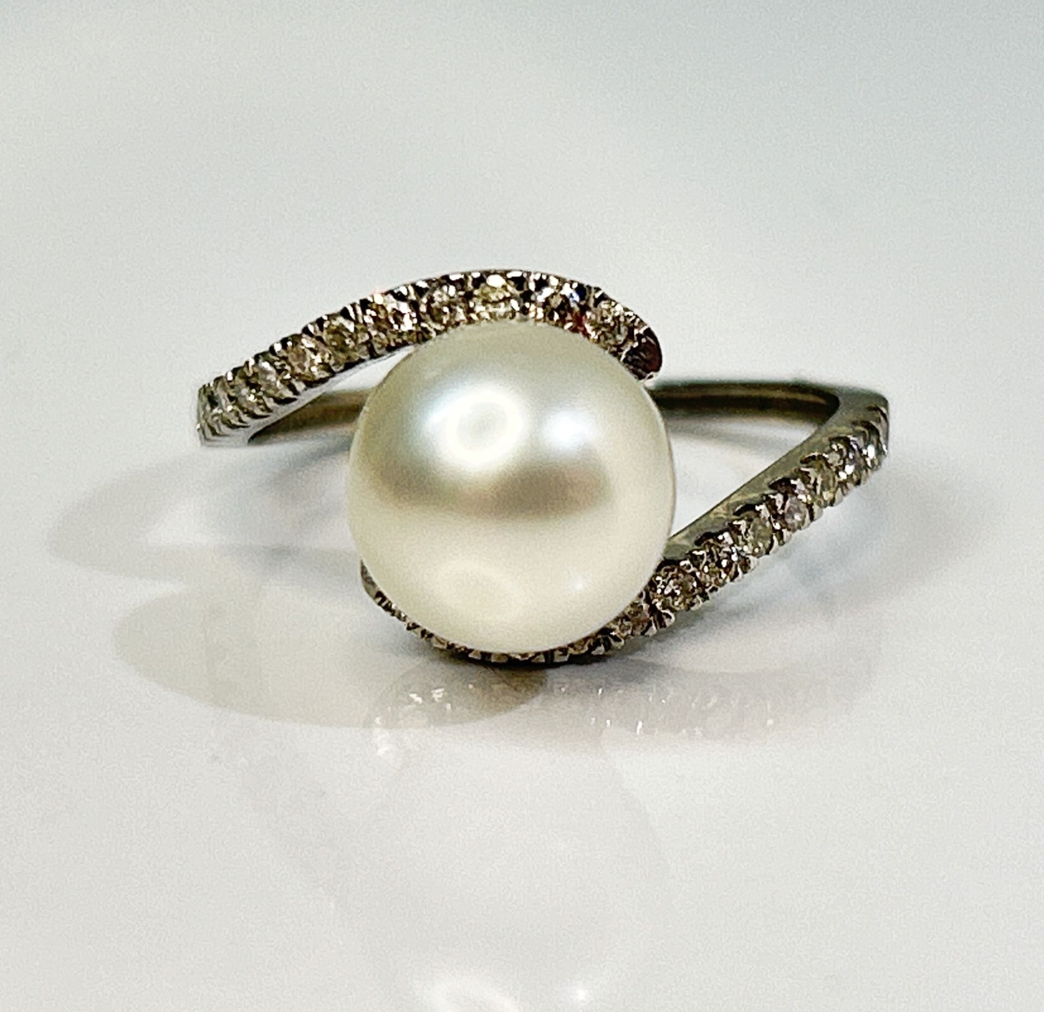Beautiful 5.12 CT South Sea Pearl With Diamonds & Platinum Ring - Bild 2 aus 6