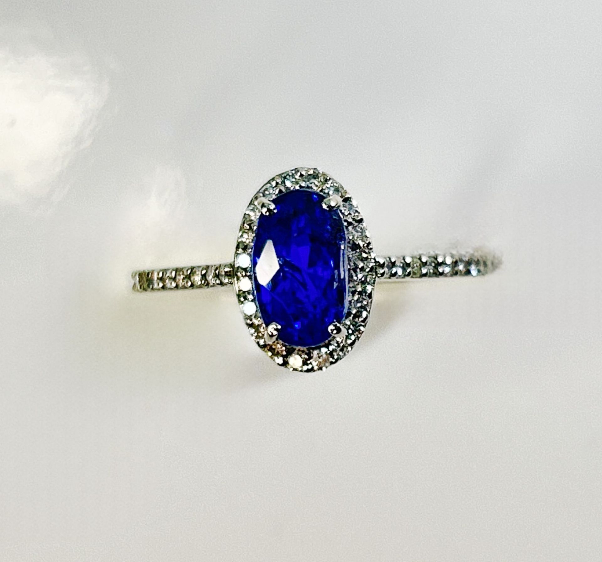 Beautiful 2.19 CT Unheated Burma Blue Sapphire Diamonds & Platinum - Image 2 of 5