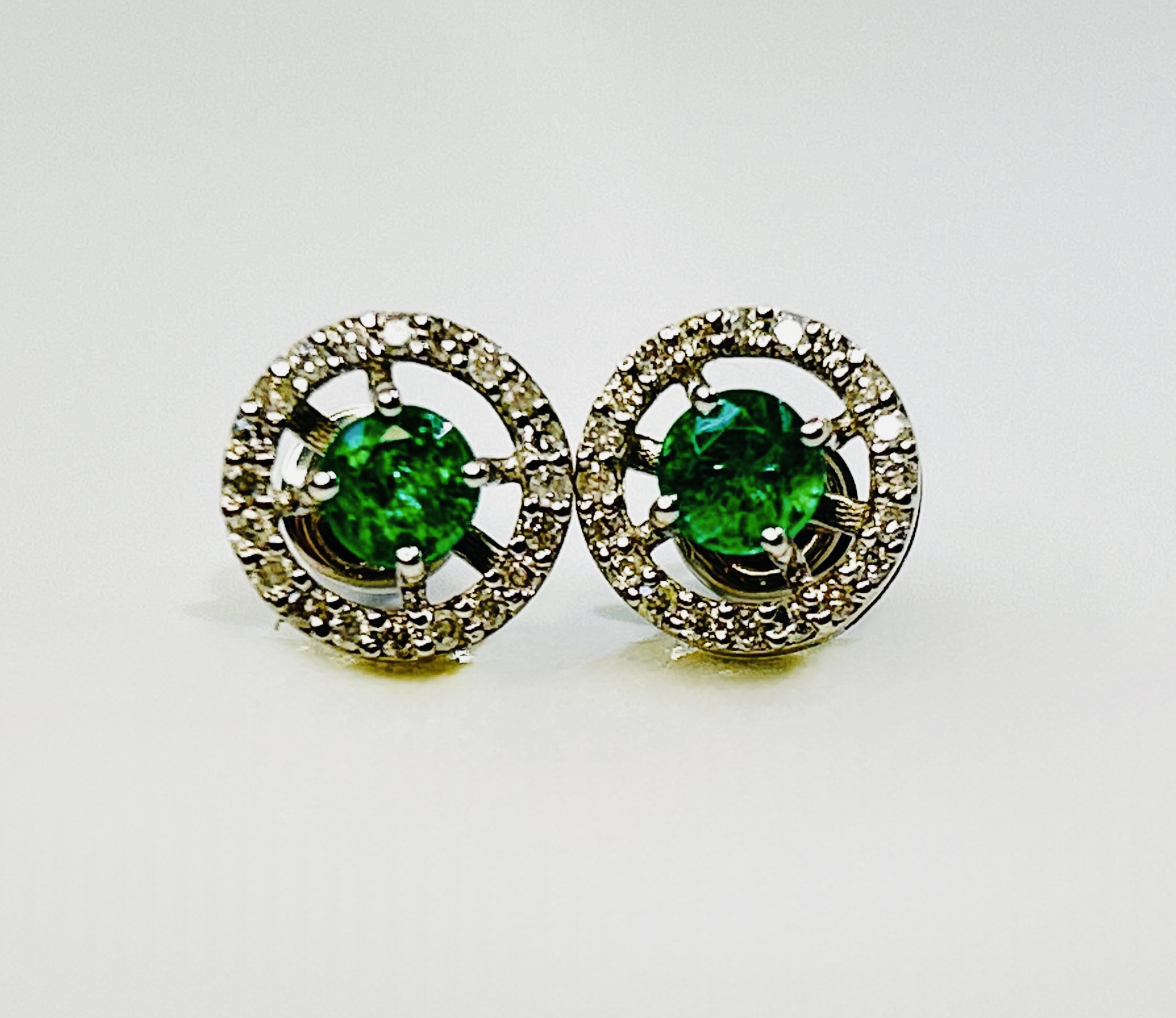 Beautiful Natural Emerald Halo Set Stud Earrings, Diamonds In Platinum 950 - Image 2 of 6