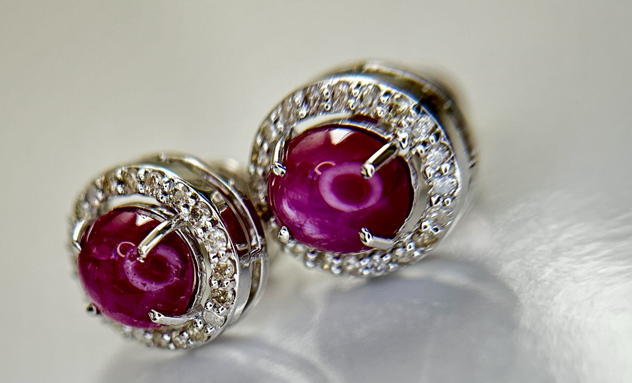 Beautiful Natural Star Ruby Earrings 3.21CT With Natural Diamonds & 18k Gold - Image 5 of 12