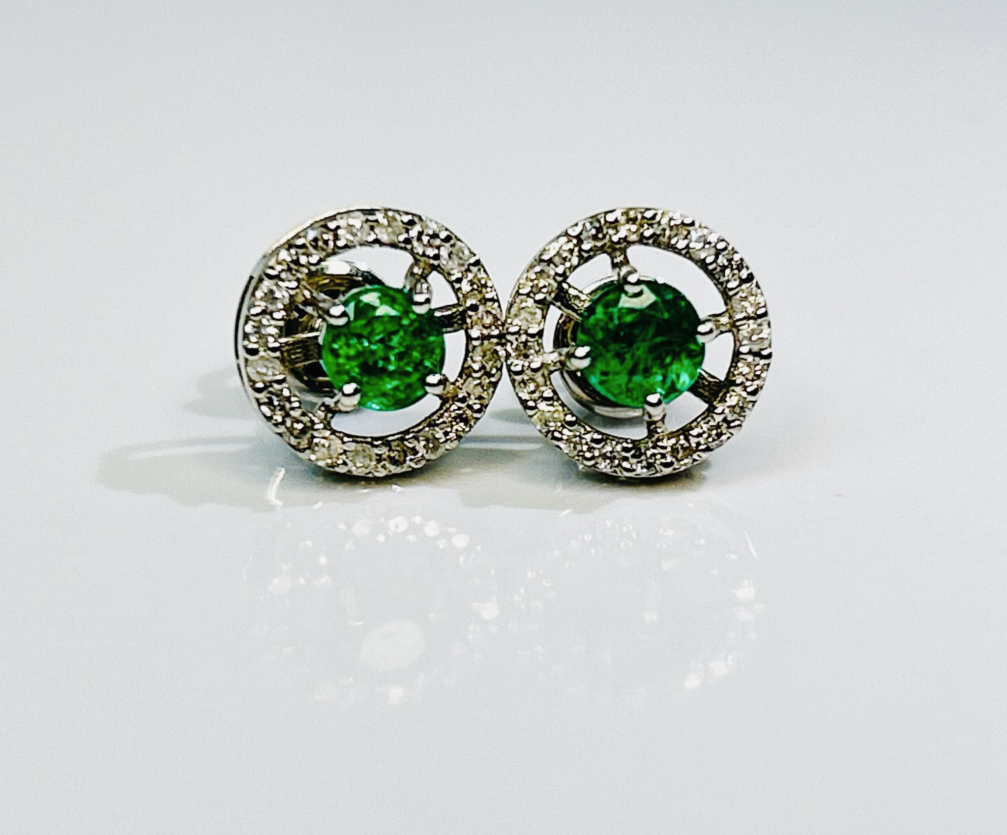 Beautiful Natural Emerald Halo Set Stud Earrings, Diamonds In Platinum 950 - Image 4 of 6