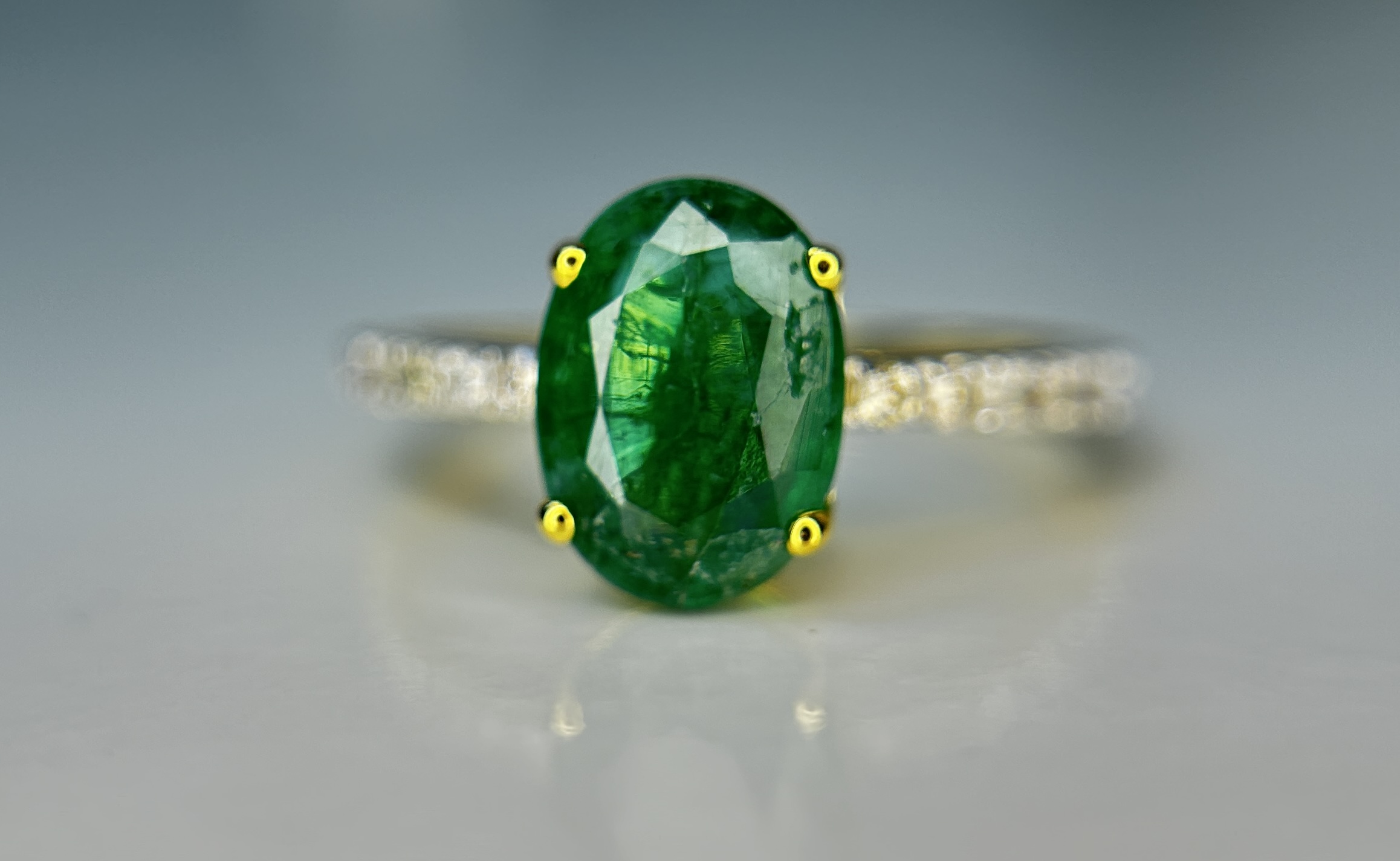 Beautiful Natural Emerald 2.02 CT With Natural Diamonds & 18k Gold