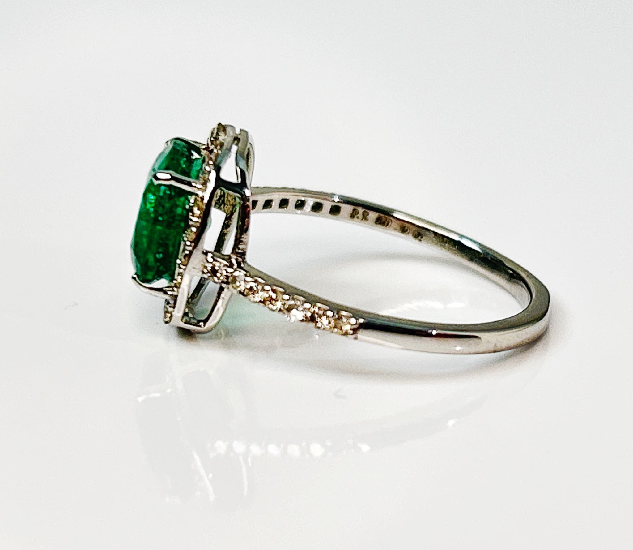 Beautiful 1.69 CT Natural Emerald Ring With Natural Diamonds & Platinum 950 - Image 4 of 5
