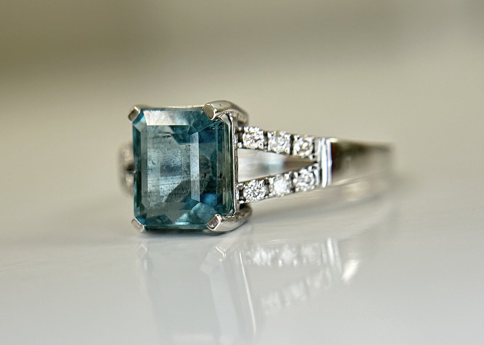 Beautiful Natural Rare Blue Emerald 2.39 CT With Natural Diamonds & 18k Gold - Image 11 of 11