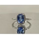Beautiful 2.65 CT Natural Ceylon Cornflour Blue Sapphire Diamonds & 18k Gold
